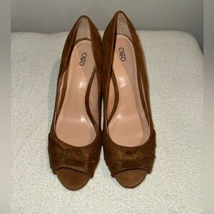 Cato Brown Heels with Suede Finish. Size 9. NWOT